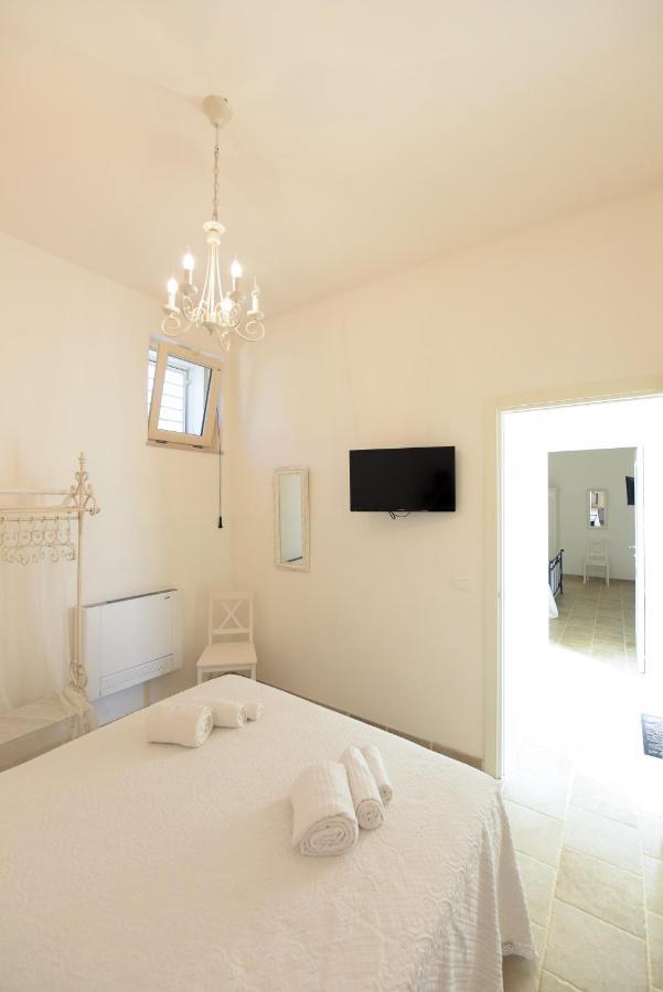 Dimora Torre Bianca Villa ออสตูนี ภายนอก รูปภาพ